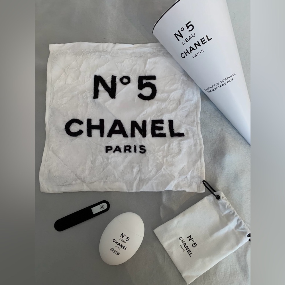 Chanel mystery box limited edition 2021 new in box nail file hand cream - Picture 3 of 3